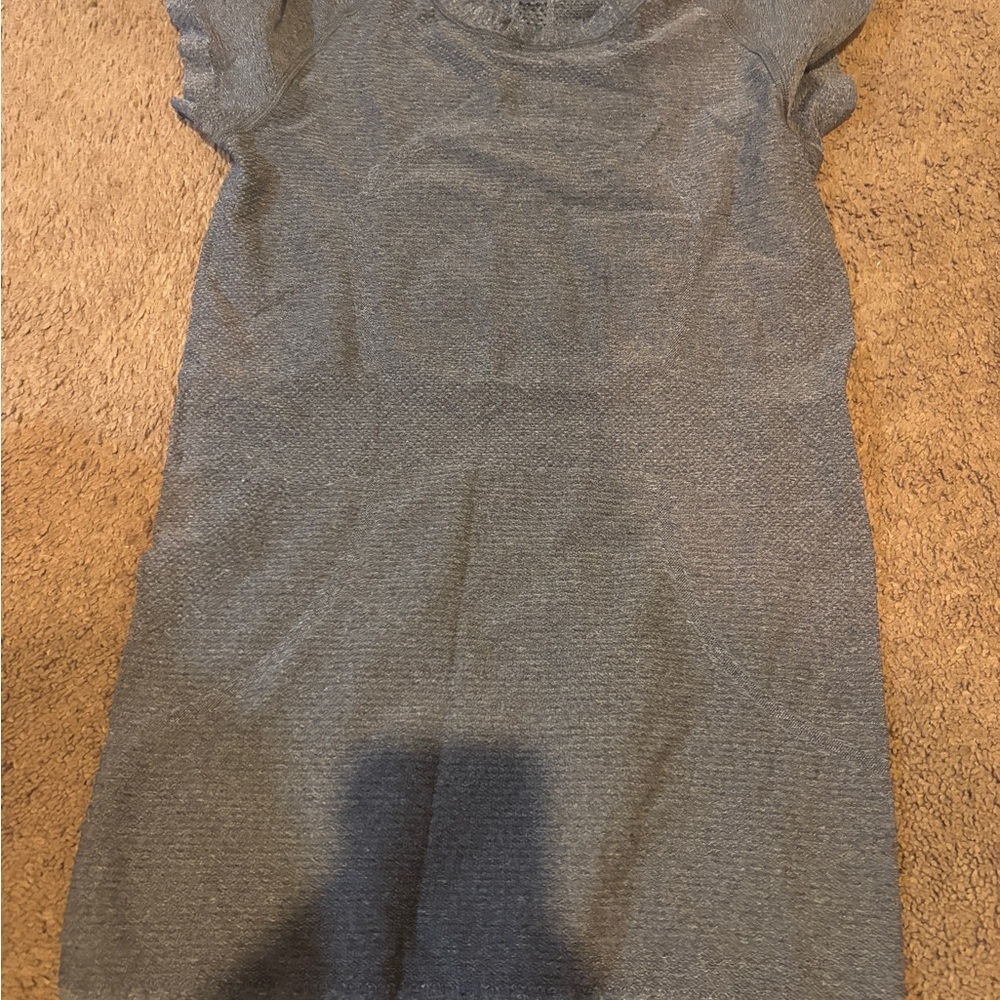 Lululemon Run Swiftly size 4 grey top